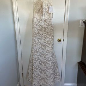 Alvina Valenta lace wedding gown